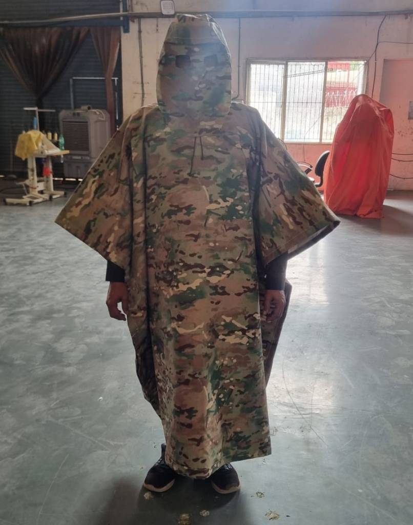poncho4